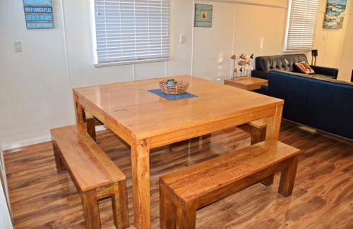 South West Rocks House | Wally's Folly - Bring your own linen.