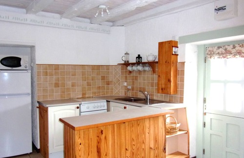 Masserac Cottage | Walnut Cottage, South Brittany cottage, free bikes, WiFi, near village