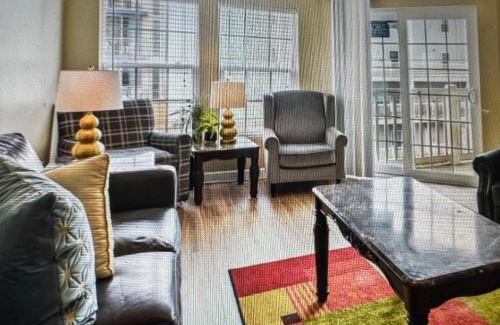 Owings Mills House | Walnut