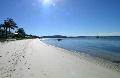 Salamander Bay House | Wanda Magic beautiful water front house