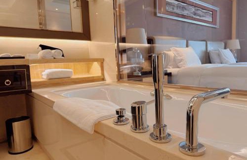 Zhenxing District Hotel | Wanda Realm Dandong