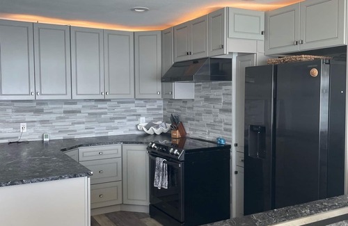 Tacoma House | Wanderlust Beach retreat is a home set directly on the beach in Browns Point.