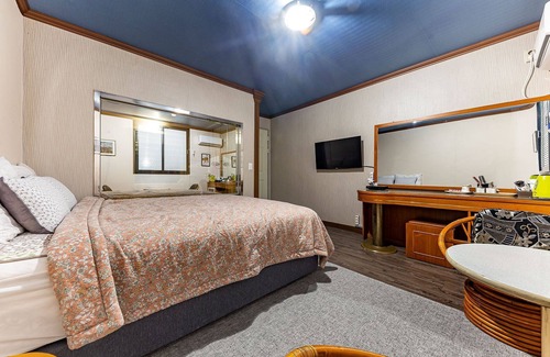 Wanju Hotel | Wanju Sun