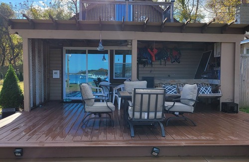 Pasadena House | Want to get away? Staying with us. Very relaxing.