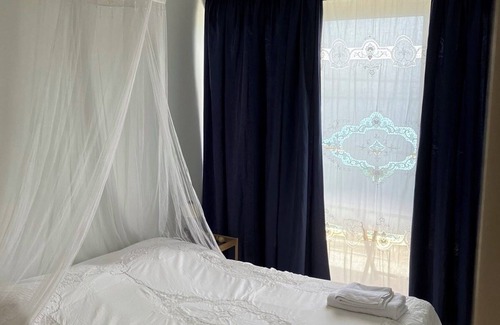Oropos Apartment | Want to get away with your family/friends/pet/self while staying by the beach?