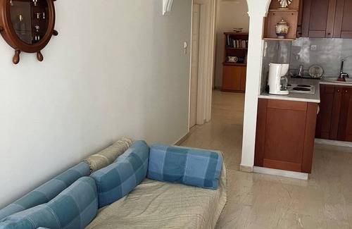 Oropos Apartment | Want to get away with your family/friends/pet/self while staying by the beach?
