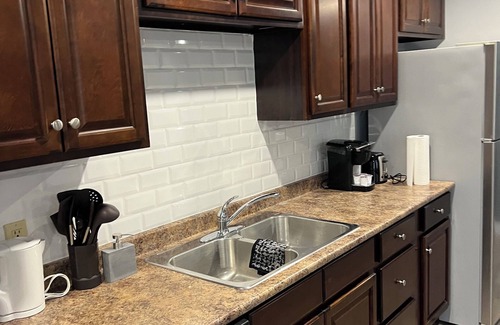 Parkdale Apartment | Warm and cool Nautical place