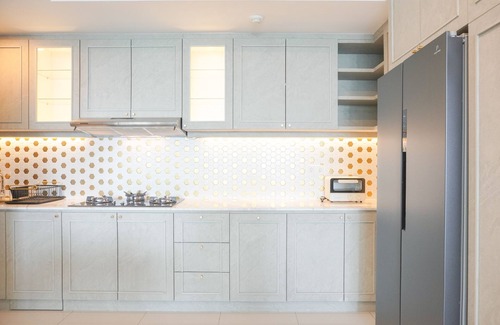 Kelapa Gading Timur Apartment | Warm And Elegant 2Br At The Kensington Royal Suites Apartment
