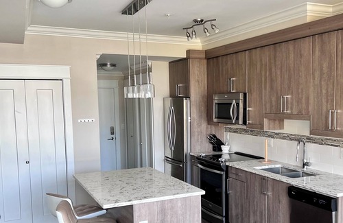 Cloverdale Condo | Warm and inviting condo - 5 minutes from local shopping and eateries!