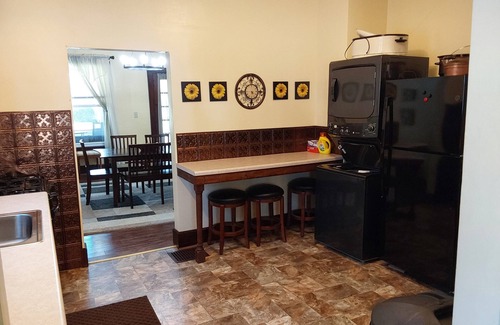 Loudonville House | Warm and inviting downtown home away from home