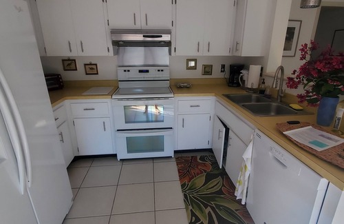 Bayou Oaks House | Warm and Inviting pet-friendly 2BR/2BA in Idyllic Bay Front Neighborhood