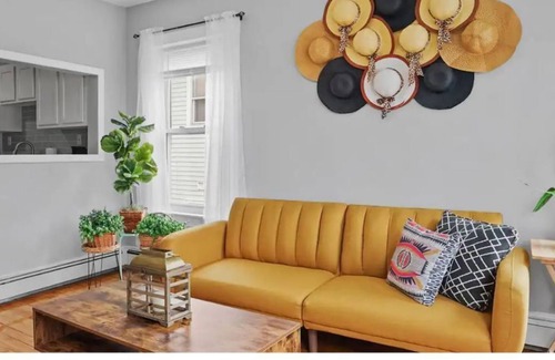 Washington Park Apartment | Warm and Modern, close to Downtown and Hospitals