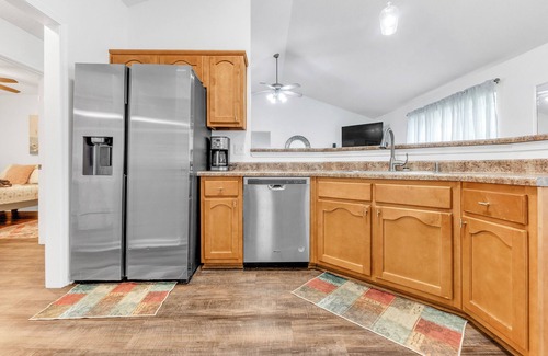 Southaven House | Warm & Charming 4-BR in the Heart of Southaven-Near Stateline, Silo Square.