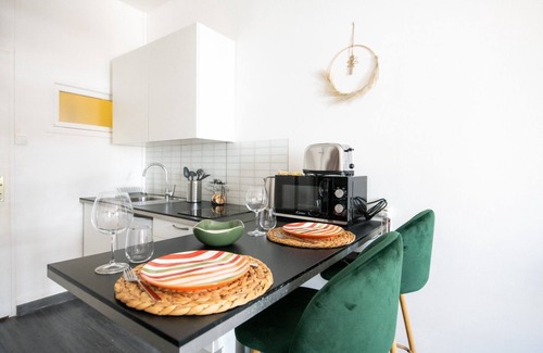 Charpennes - Charmettes Apartment | Warm & cosy, close to metro station A Charpennes