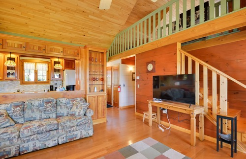 Fishers Landing Cabin | Warm & Cozy Clayton Cabin Near St Lawrence River!
