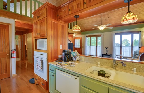 Fishers Landing Cabin | Warm & Cozy Clayton Cabin Near St Lawrence River!