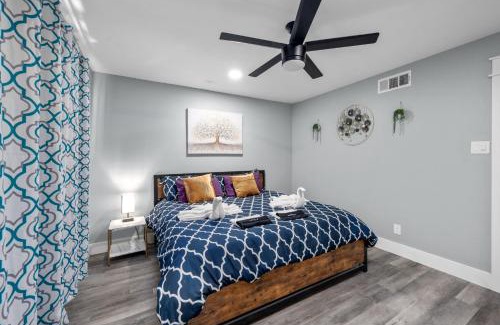 Houston Heights Apartment | Warm Heights 2BR with Pool & Free Parking