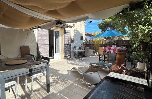 Fontvieille House | Warm house in the heart of Provence