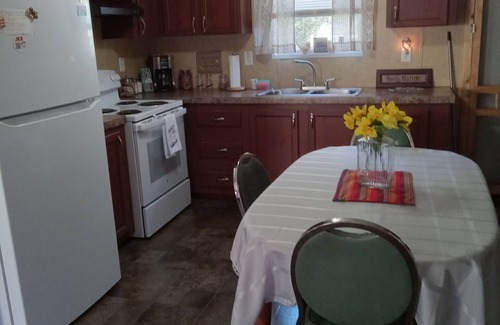 Homosassa House | Warm weather and lots of things to do on the water