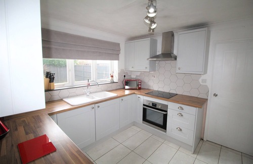Warmsworth House | Warmsworth - 3 Bed Detached - Quiet Cul De Sacnrefurbished to a High Standard