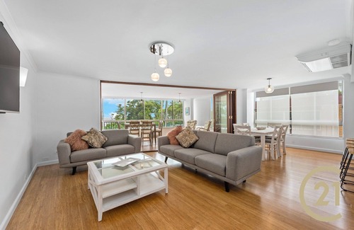 Redcliffe Apartment | "Warrick Towers 1" - Redcliffe Q 4020
