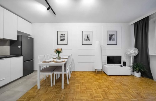 Nowa Praga Apartment | Warsaw Praga Apt - Parking, Tram&Shops nearby - by Rentujemy
