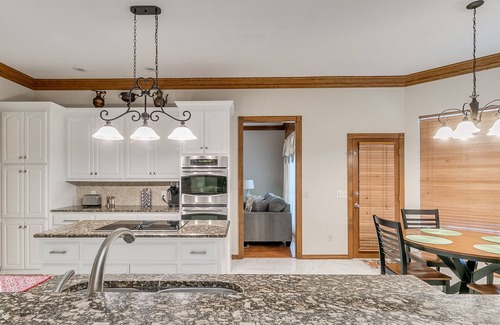 Oklahoma City House | WARWICK POOL AND SPA HEATED POOL OPEN ALL YEAR LONG