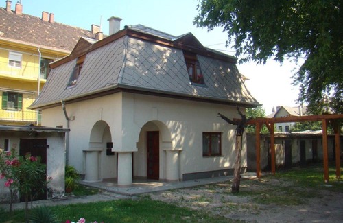 Gyor House | Wash House Apartman
