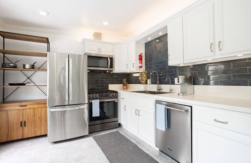 North Long Beach House | Washington Bungalow with Private Garden Patio