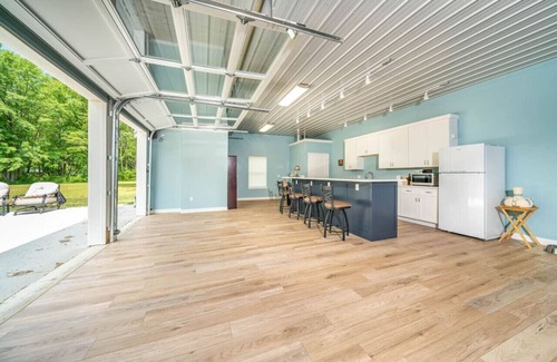 Paw Paw Lake Cabin | Washington Cottage by Paw Paw Lake