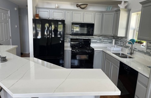Kendall House | Water front EVERYTHING LAKE LIFE HAS TO OFFER FAMILY FRIENDLY