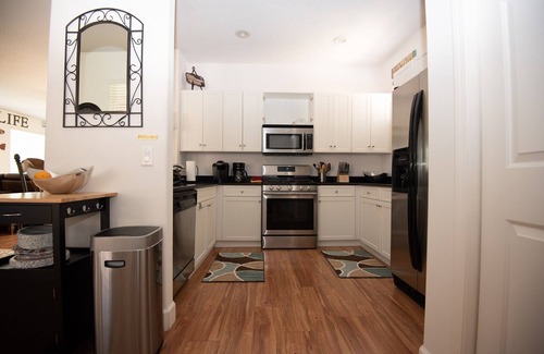 Homosassa House | Water Front Marina - Steps from Pool & Fishing Pier! Slip avail. Kayaks & Bikes!