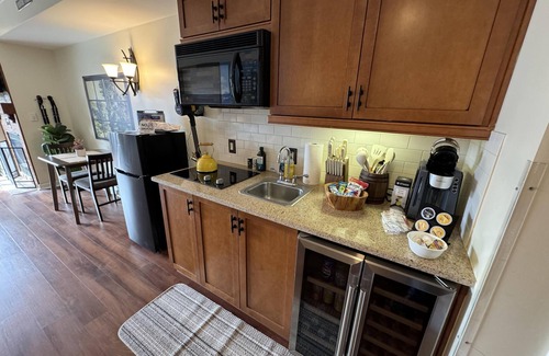 Vernon Hotel | Water Park (Next Door) Pool Hot Tubs Sauna Gym Stunning Sunsets #261