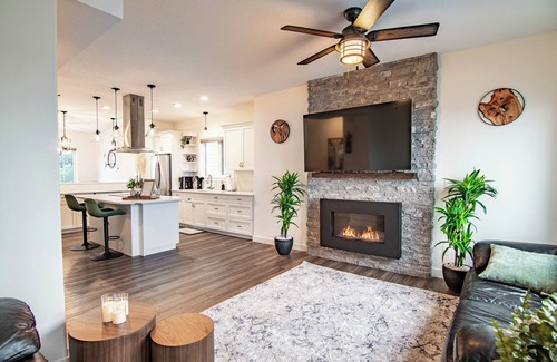 Sylvan Lake House | Water's Edge Escape - Luxury Lakehouse on the Marina