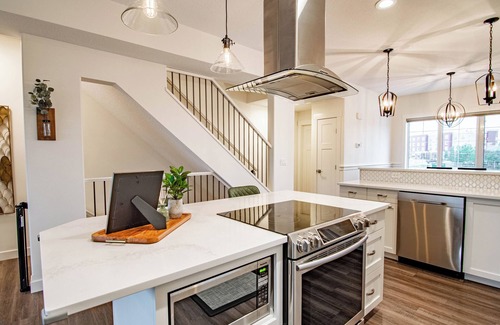 Sylvan Lake House | Water's Edge Escape - Luxury Lakehouse on the Marina