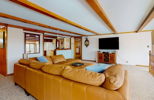 Hammondsport House | Water view home with a wood stove, grill, firepit, & washer/dryer - dogs ok