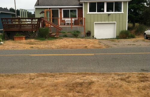 Sunlight Beach Cottage | Water Views, Sunlight Beach Useless Bay, Romantic #Whidbey Island #Getaway