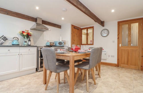 Stenalees Cottage | WATER WHEELS@THE WEST DRY, family friendly in St. Austell