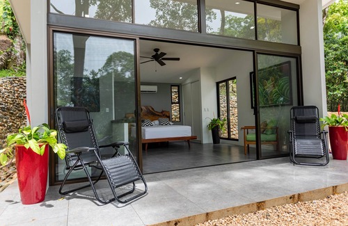 San Isidro de El General Villa | Waterfall and jungle experience, 10 minutes to Nayuaca, 35 minutes to the beach