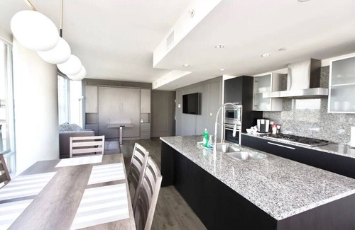 Downtown Victoria Hotel | Waterfalls Hotel in Downtown With Stunning Views!