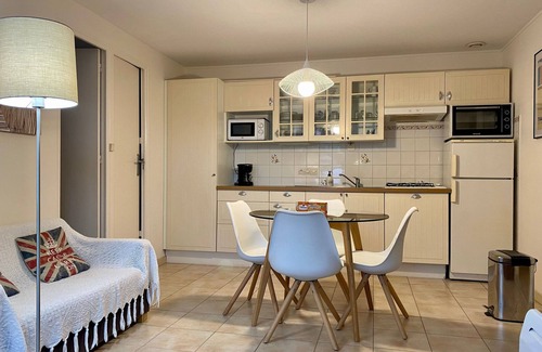 Tharon-Plage Cottage | Waterfront 2-Bedroom Cottage with Terrace in Saint-Michel-Chef-Chef
