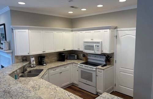 Cornelius Condo | Waterfront 3BR Condo, 1st Floor, Pool and Tennis