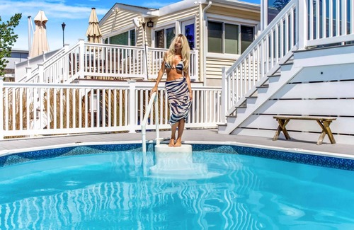 Osbornsville House | Waterfront 3BR Home in Brick w/Swimming Pool