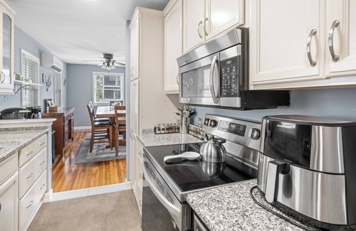 Berlin House | Waterfront 4BR w/Dock & Kids’ Rec Room