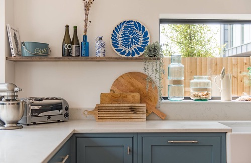 New Romney Cottage | Waterfront - a large detached beach house by Bloom Stays that sleeps 8 guests in 4 bedrooms