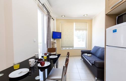Kissamos Apartment | Waterfront Apartment 20 meters from the sea