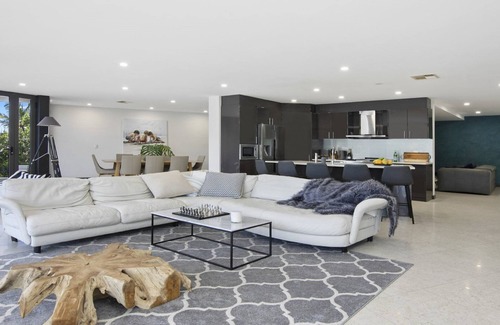 Booker Bay Apartment | Waterfront apartment w/Pool/spa/sauna