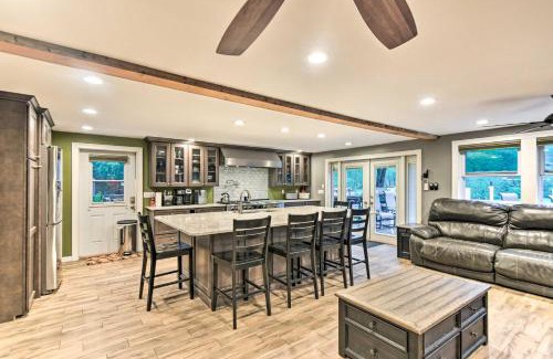 Ashland House | Waterfront Ashland Home about 2 Mi to Downtown!