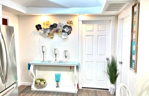 Bellmore House | Waterfront Beach House 30 Min from New York City