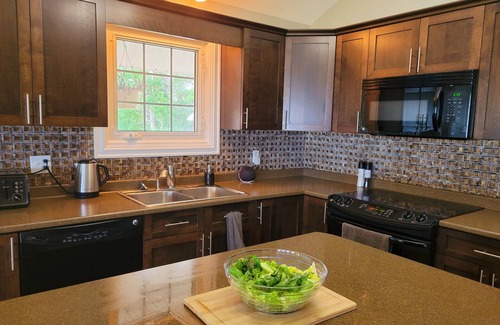 Cormierville House | Waterfront, beach, private hot tub with pool and jacuzzi